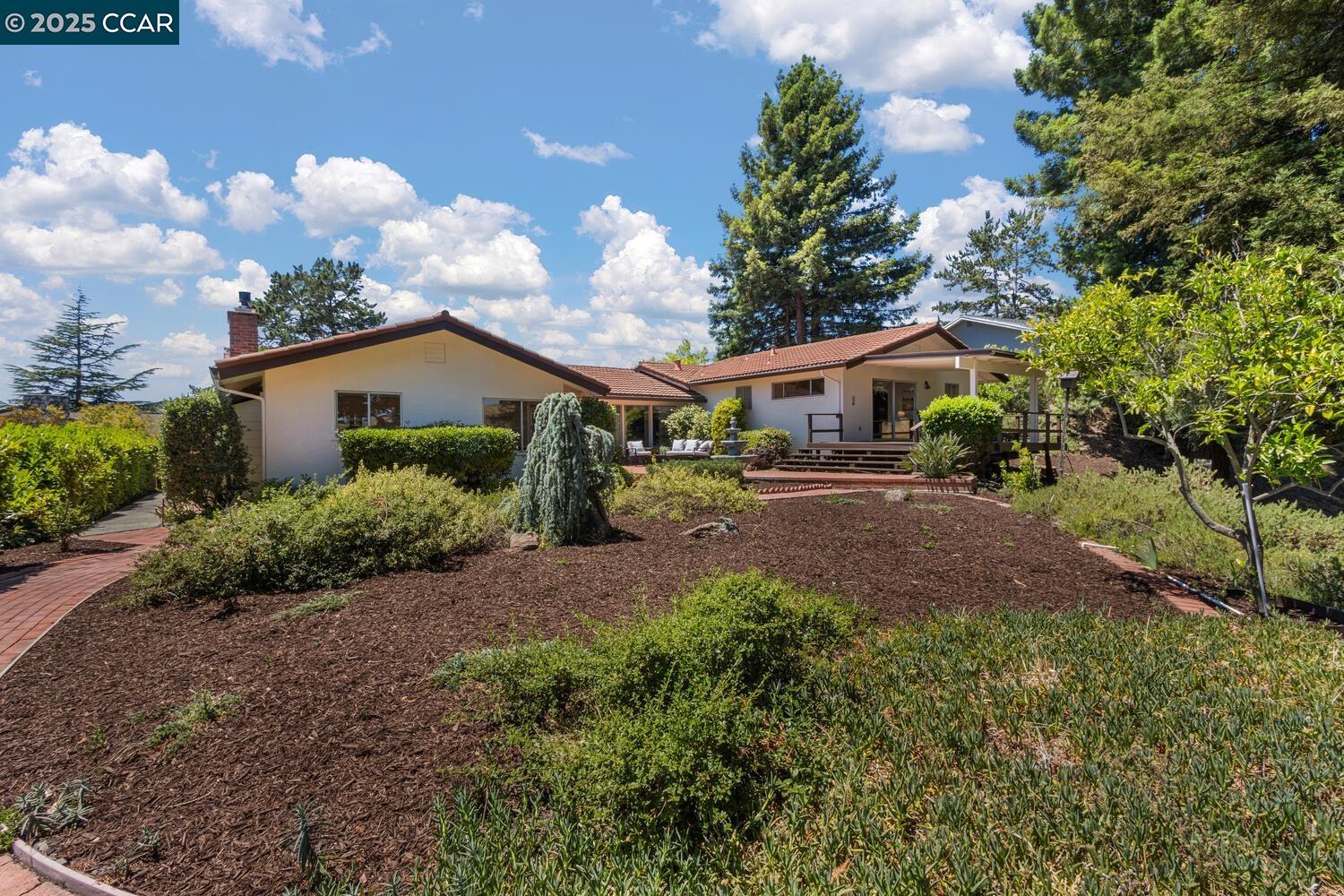 140 Warfield Drive, Moraga, California 94556, 4 Bedrooms Bedrooms, 10 Rooms Rooms,2 BathroomsBathrooms,Residential,For Sale,140 Warfield Drive,41103888