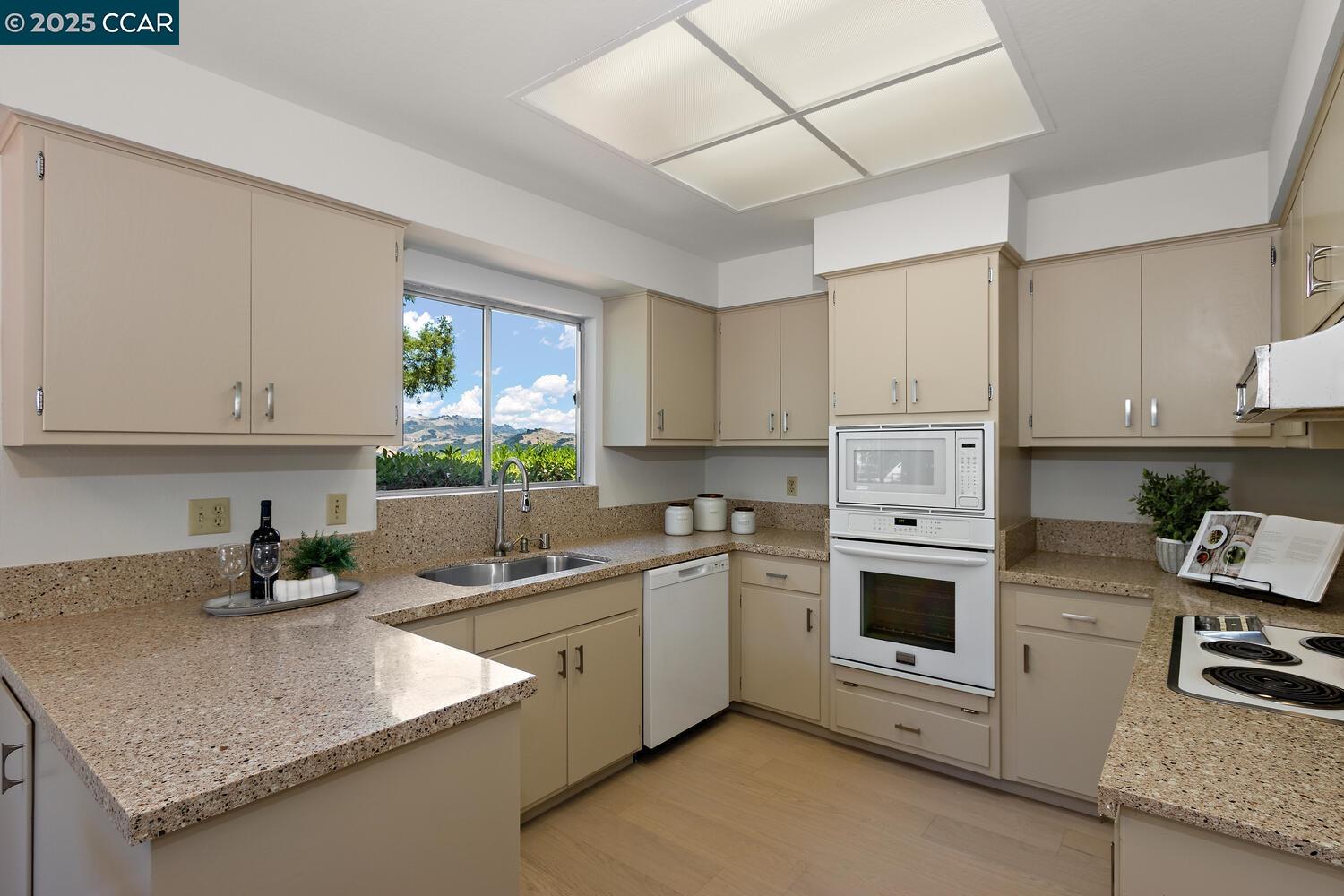 140 Warfield Drive, Moraga, California 94556, 4 Bedrooms Bedrooms, 10 Rooms Rooms,2 BathroomsBathrooms,Residential,For Sale,140 Warfield Drive,41103888