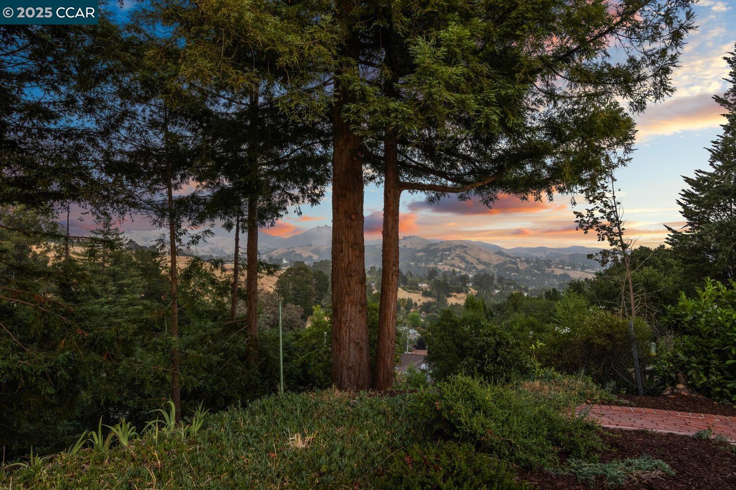 140 Warfield Drive, Moraga, California 94556, 4 Bedrooms Bedrooms, 10 Rooms Rooms,2 BathroomsBathrooms,Residential,For Sale,140 Warfield Drive,41103888
