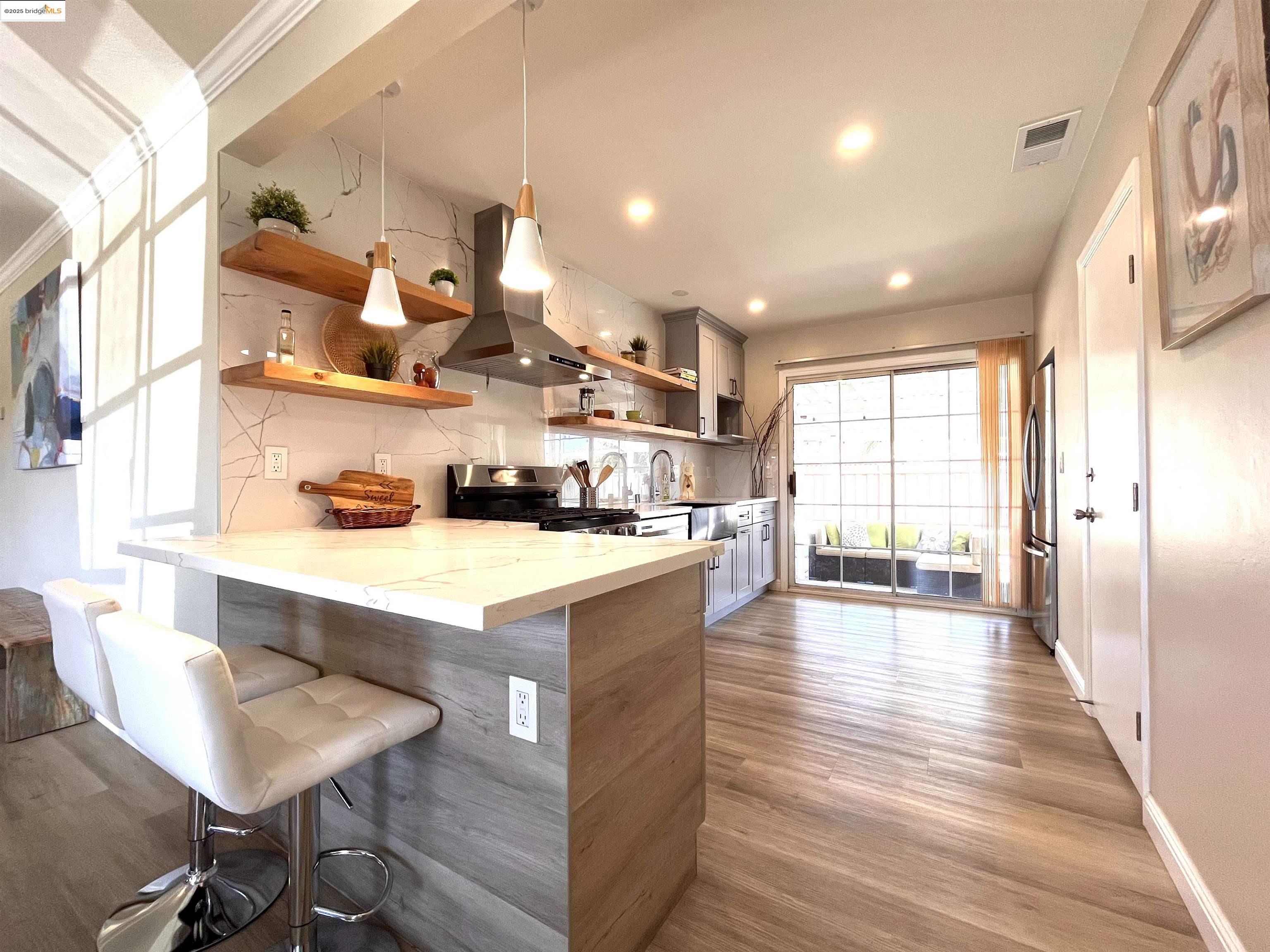 Detail Gallery Image 10 of 31 For 389 White Dr, Hayward,  CA 94544 - 3 Beds | 2 Baths