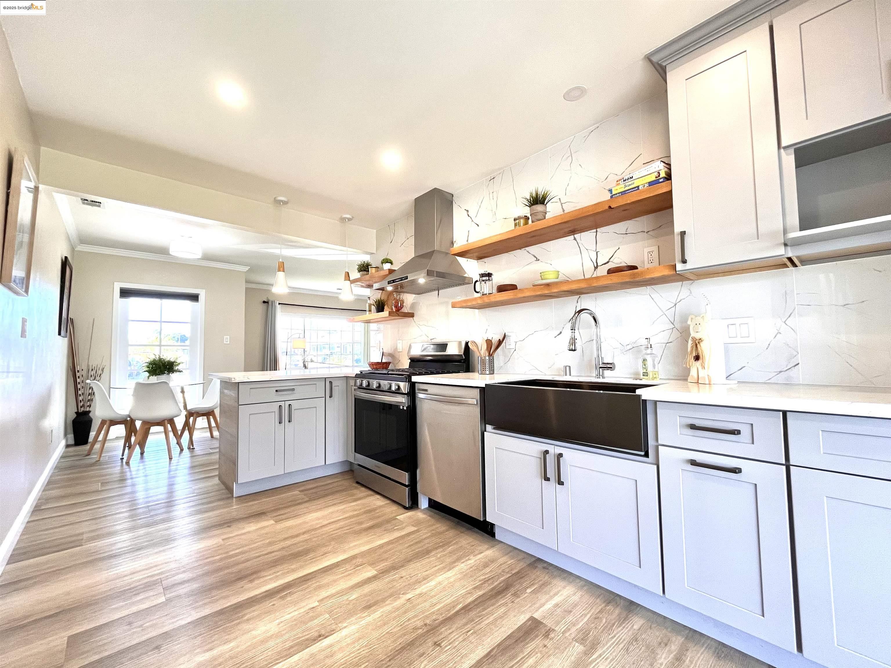 Detail Gallery Image 13 of 31 For 389 White Dr, Hayward,  CA 94544 - 3 Beds | 2 Baths