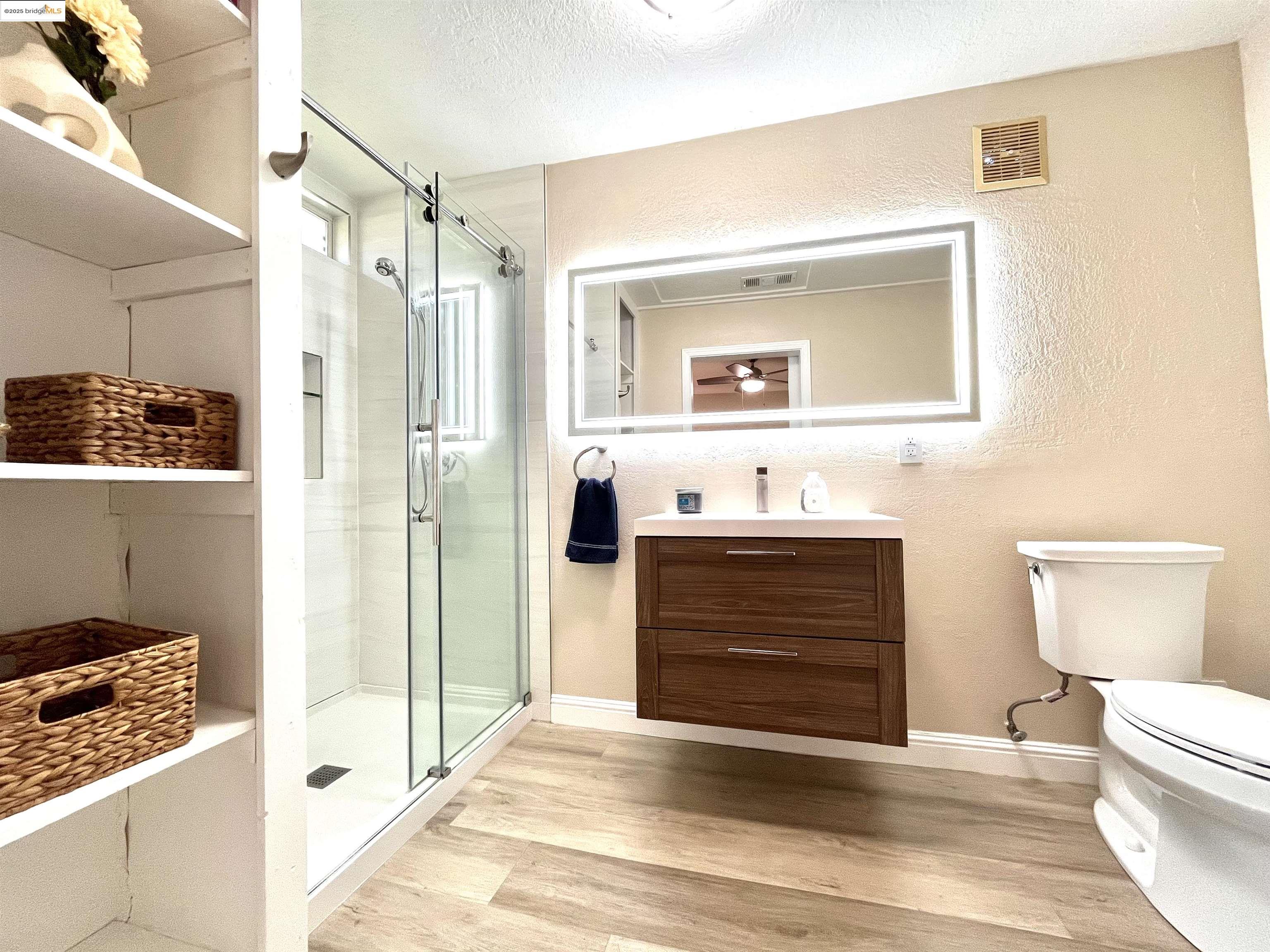 Detail Gallery Image 15 of 31 For 389 White Dr, Hayward,  CA 94544 - 3 Beds | 2 Baths