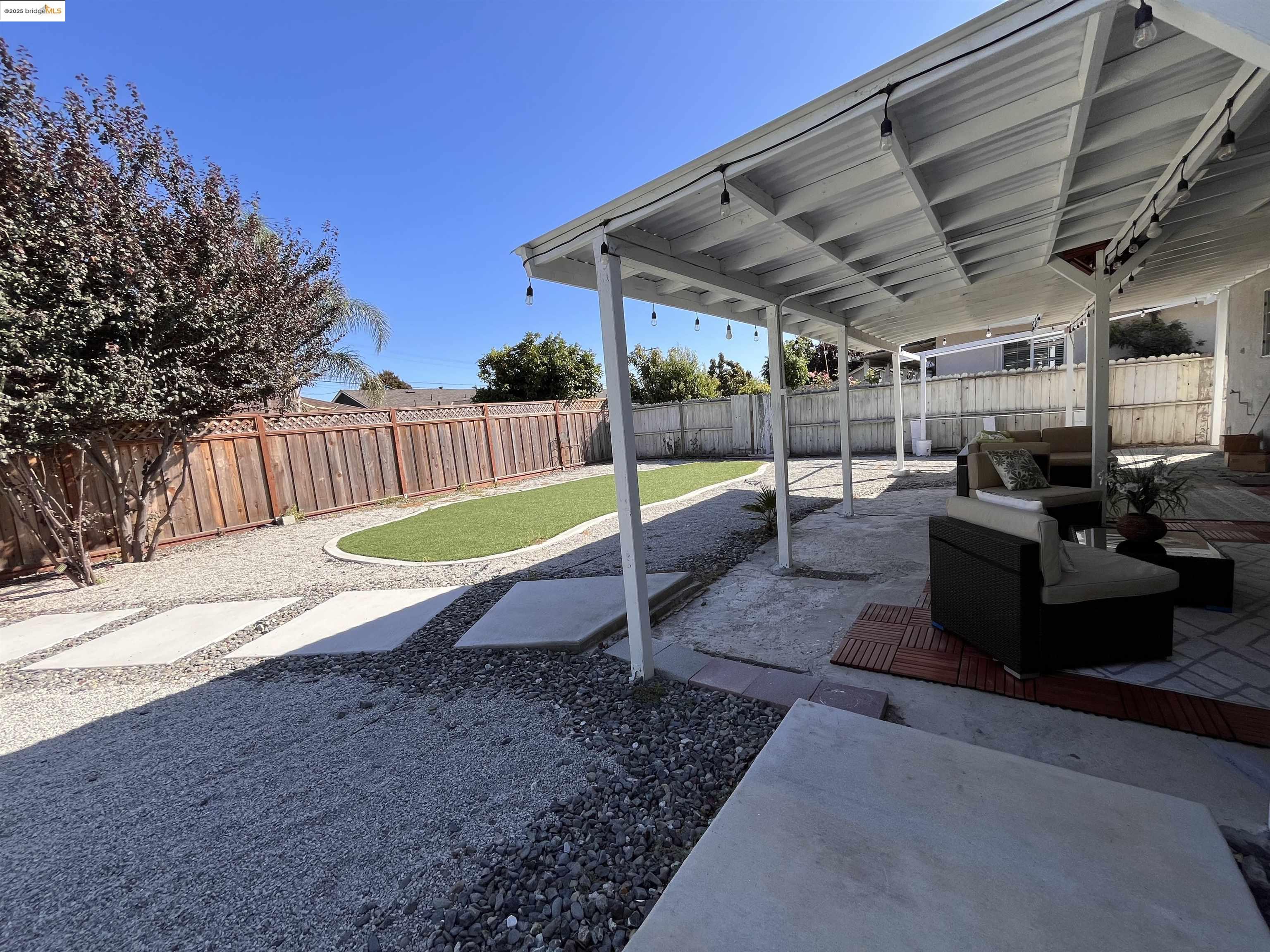 Detail Gallery Image 27 of 31 For 389 White Dr, Hayward,  CA 94544 - 3 Beds | 2 Baths