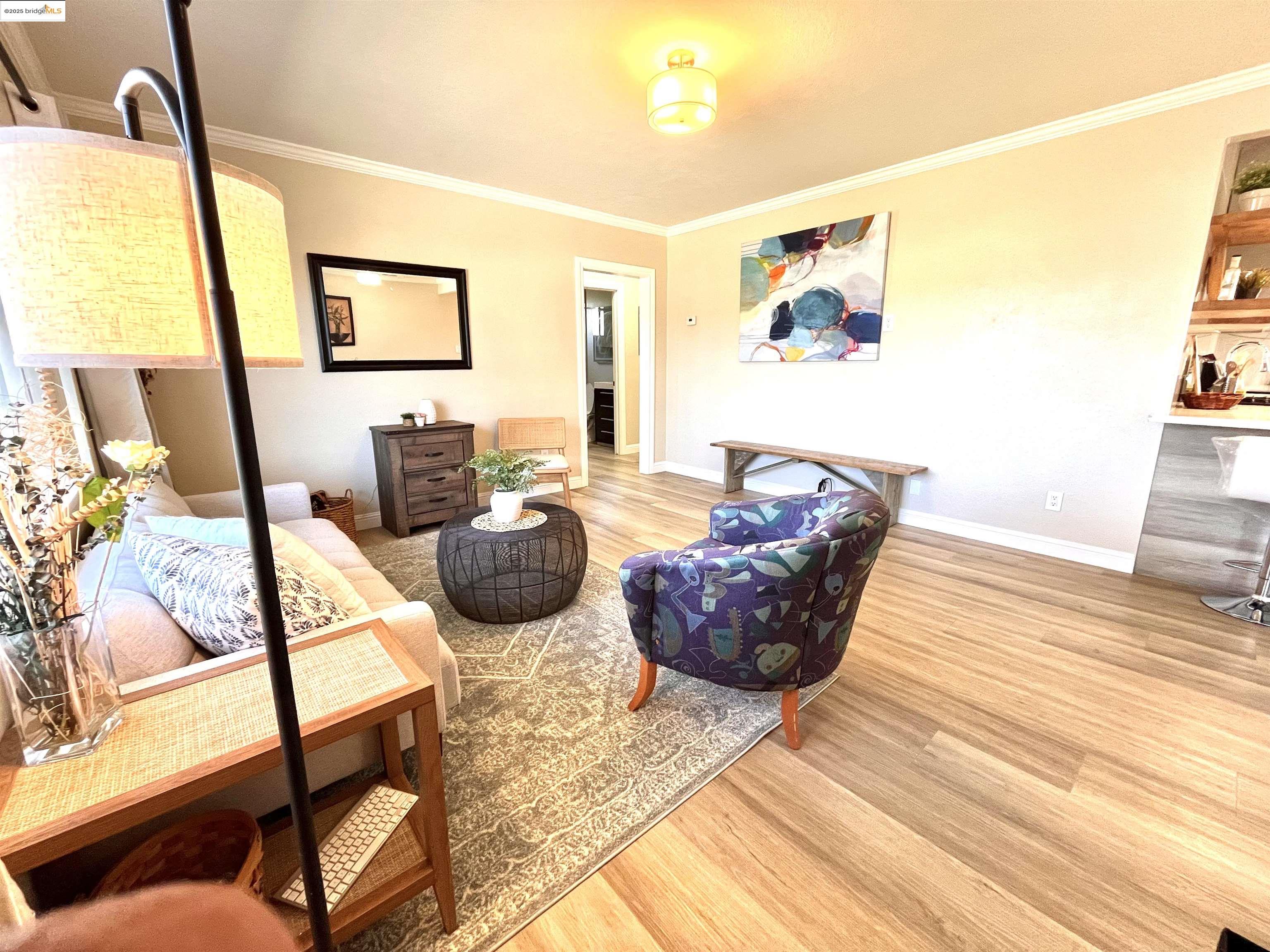 Detail Gallery Image 5 of 31 For 389 White Dr, Hayward,  CA 94544 - 3 Beds | 2 Baths