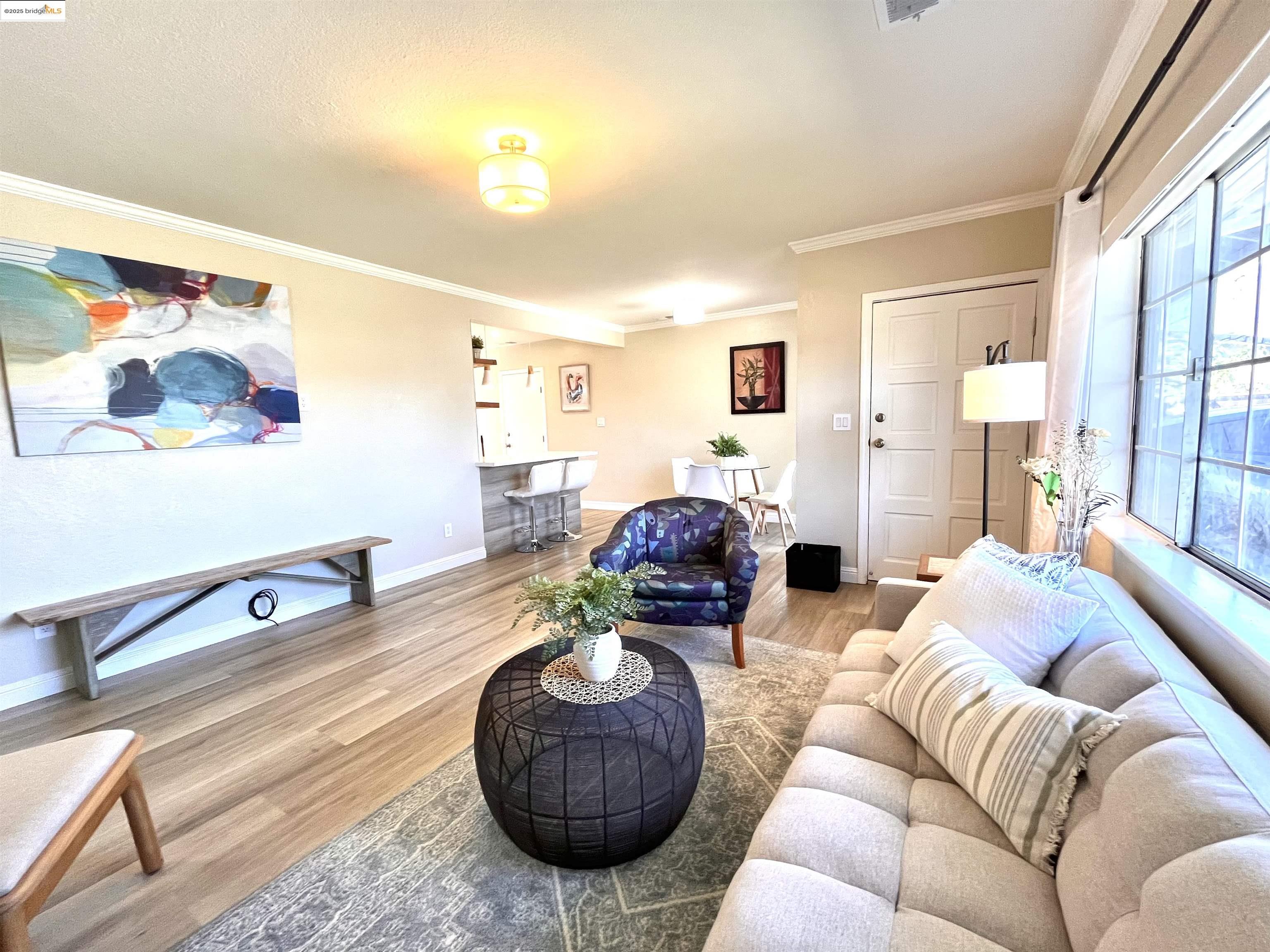 Detail Gallery Image 7 of 31 For 389 White Dr, Hayward,  CA 94544 - 3 Beds | 2 Baths