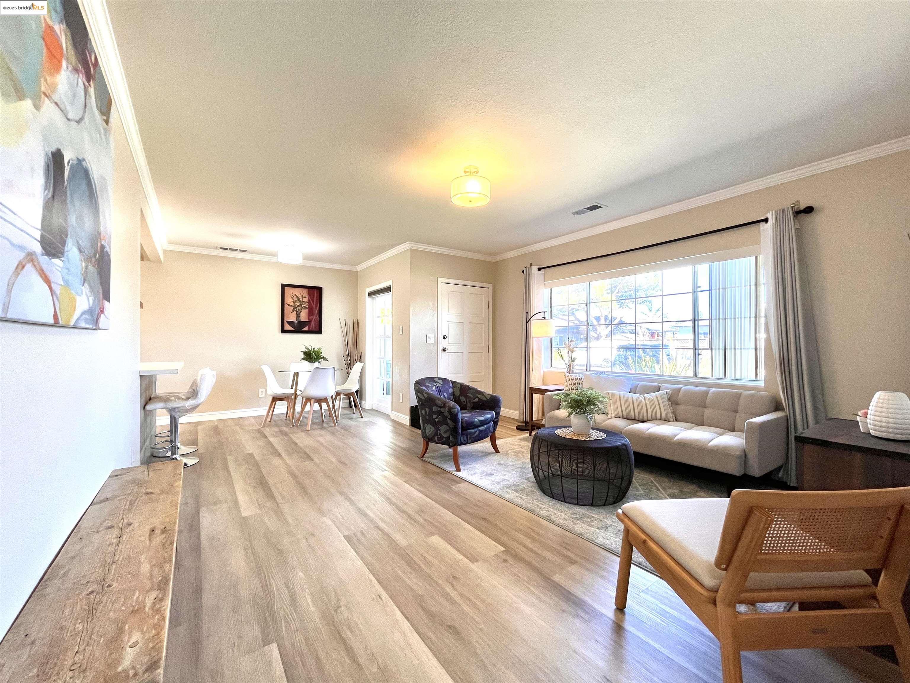 Detail Gallery Image 8 of 31 For 389 White Dr, Hayward,  CA 94544 - 3 Beds | 2 Baths