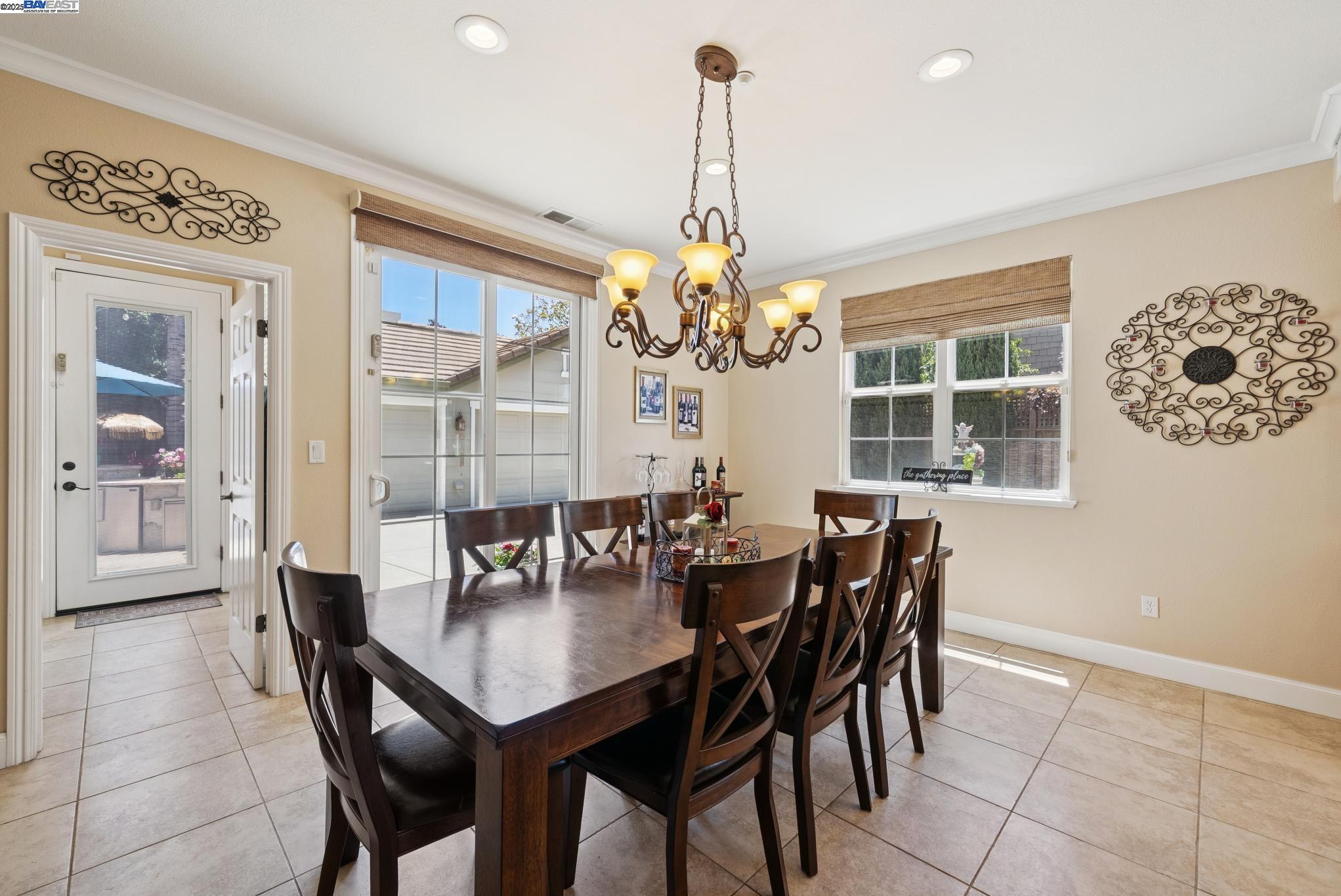 Detail Gallery Image 19 of 59 For 2457 Rees Cir, Livermore,  CA 94550 - 5 Beds | 4 Baths