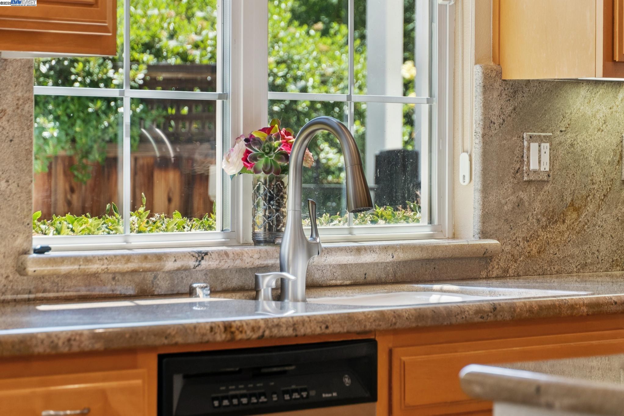 Detail Gallery Image 23 of 59 For 2457 Rees Cir, Livermore,  CA 94550 - 5 Beds | 4 Baths
