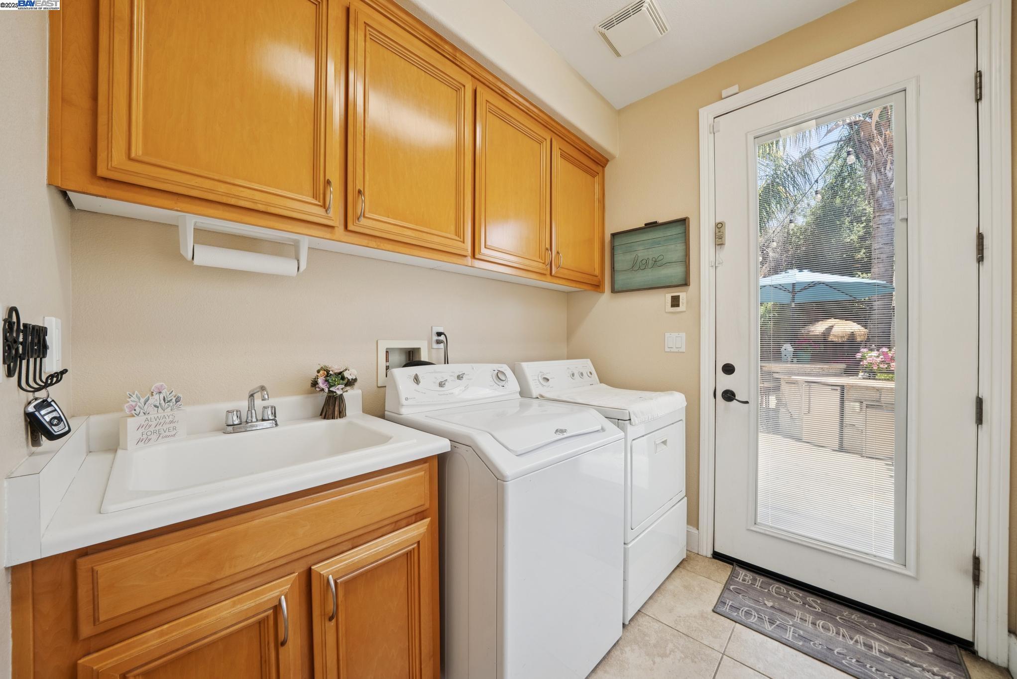Detail Gallery Image 47 of 59 For 2457 Rees Cir, Livermore,  CA 94550 - 5 Beds | 4 Baths