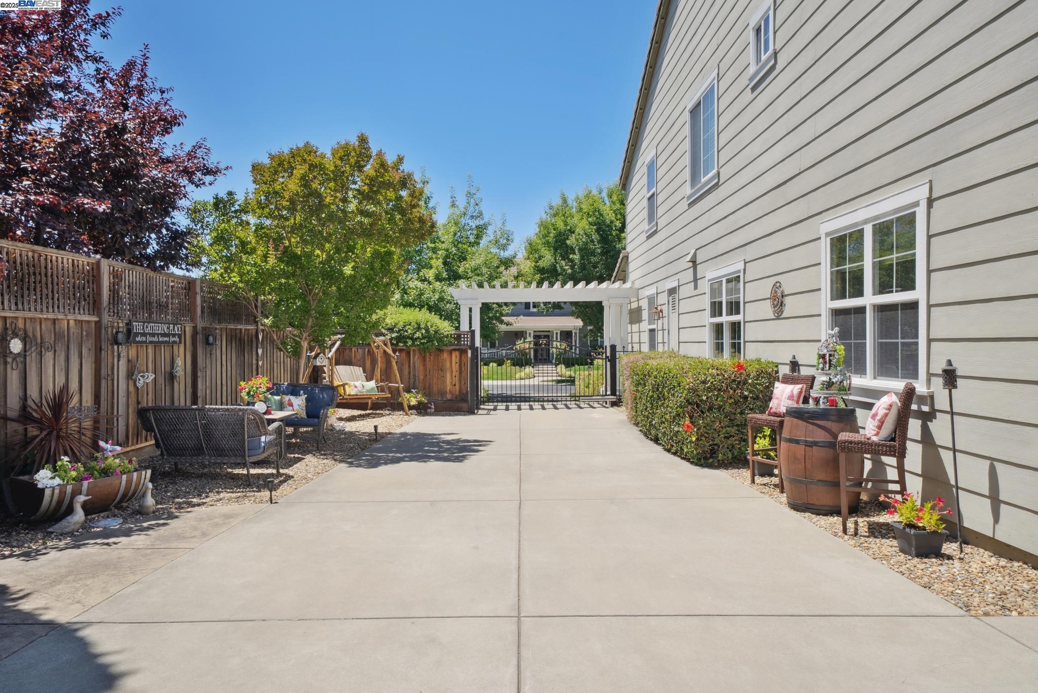 Detail Gallery Image 49 of 59 For 2457 Rees Cir, Livermore,  CA 94550 - 5 Beds | 4 Baths