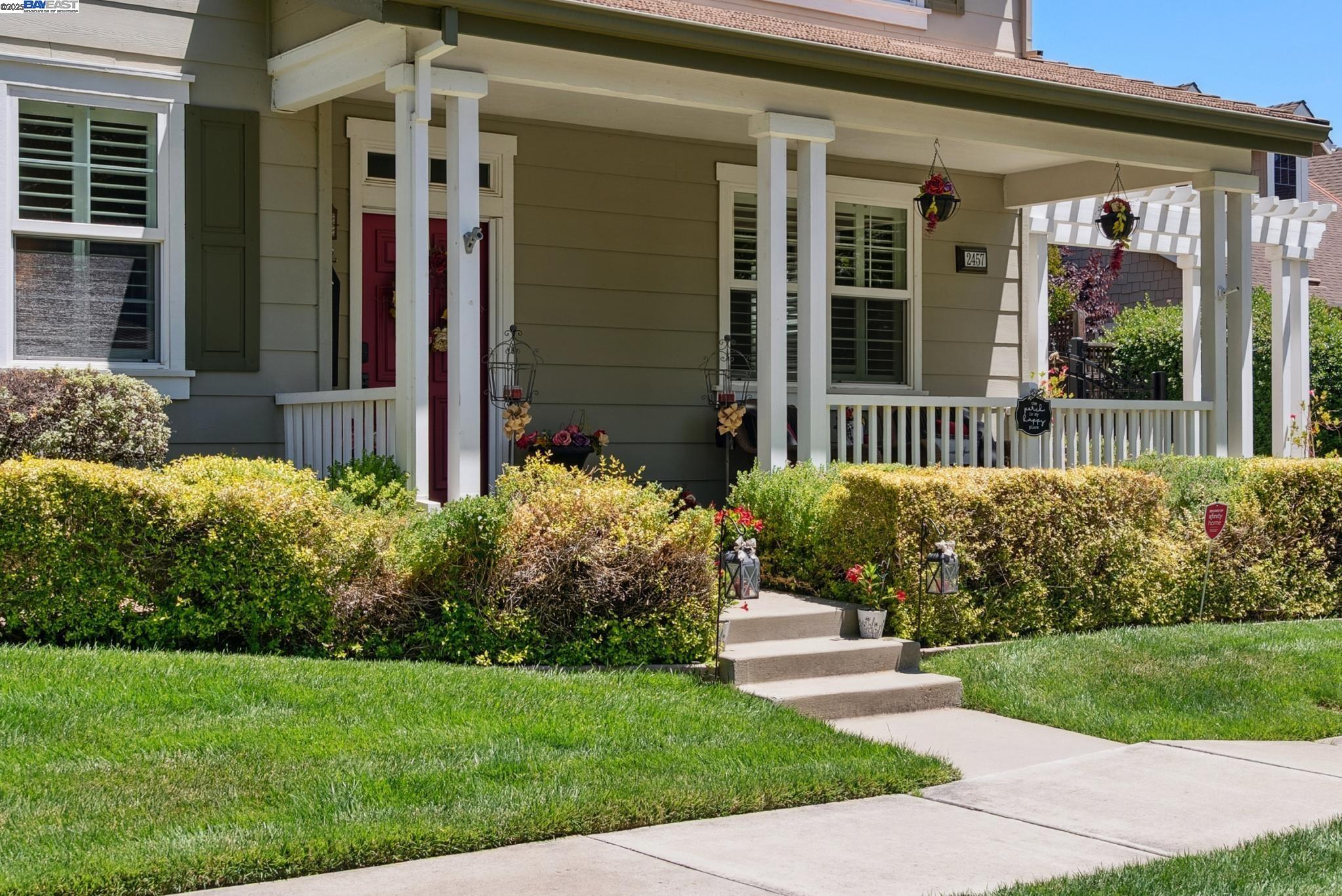 Detail Gallery Image 9 of 59 For 2457 Rees Cir, Livermore,  CA 94550 - 5 Beds | 4 Baths