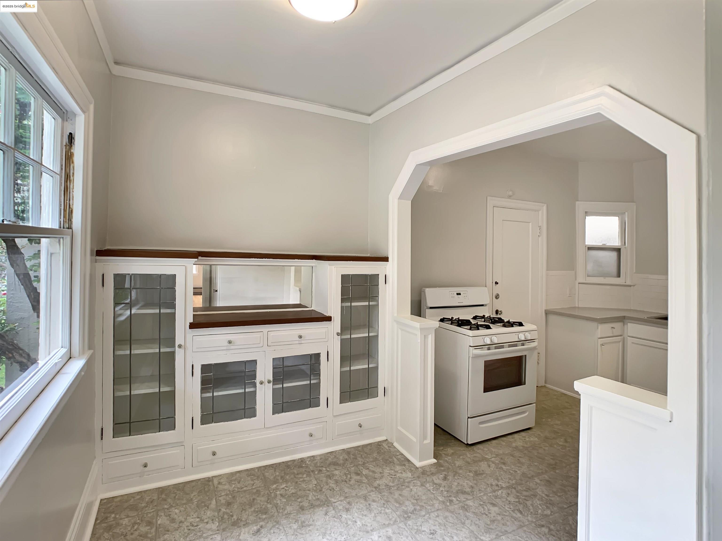 Detail Gallery Image 12 of 24 For 3110 College Ave, Berkeley,  CA 94705 - – Beds | – Baths