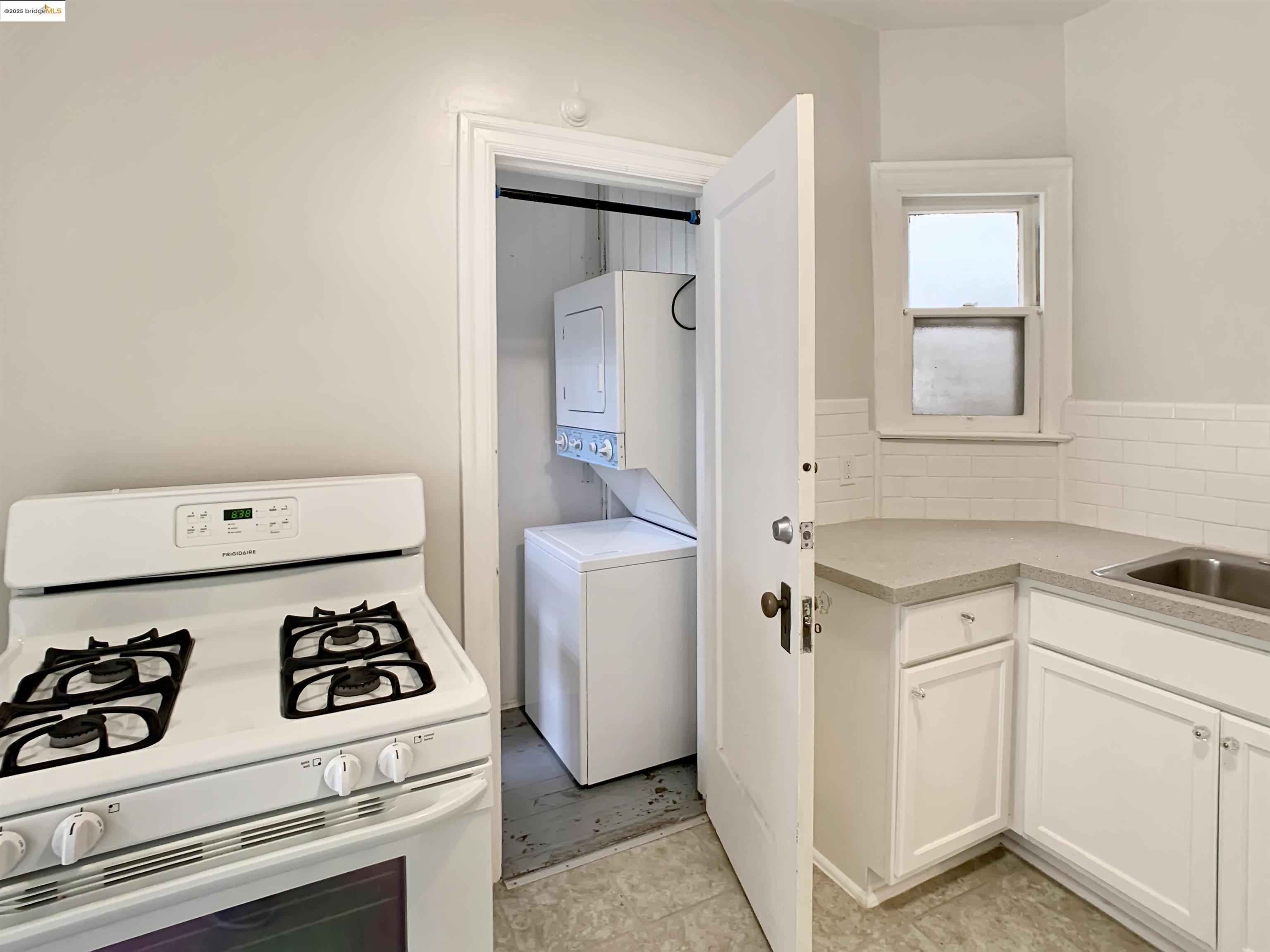 Detail Gallery Image 21 of 24 For 3110 College Ave, Berkeley,  CA 94705 - – Beds | – Baths