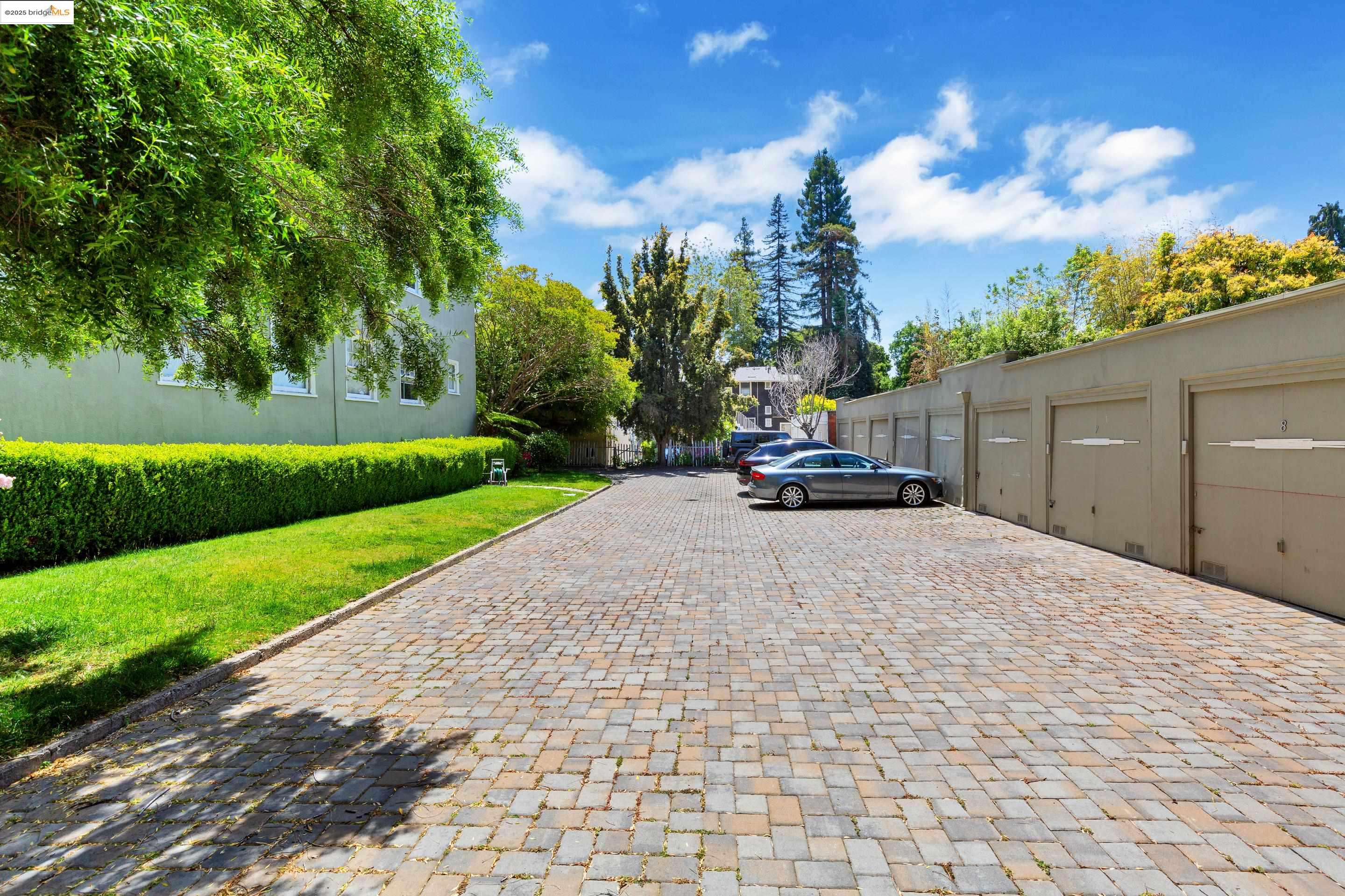 Detail Gallery Image 6 of 24 For 3110 College Ave, Berkeley,  CA 94705 - – Beds | – Baths