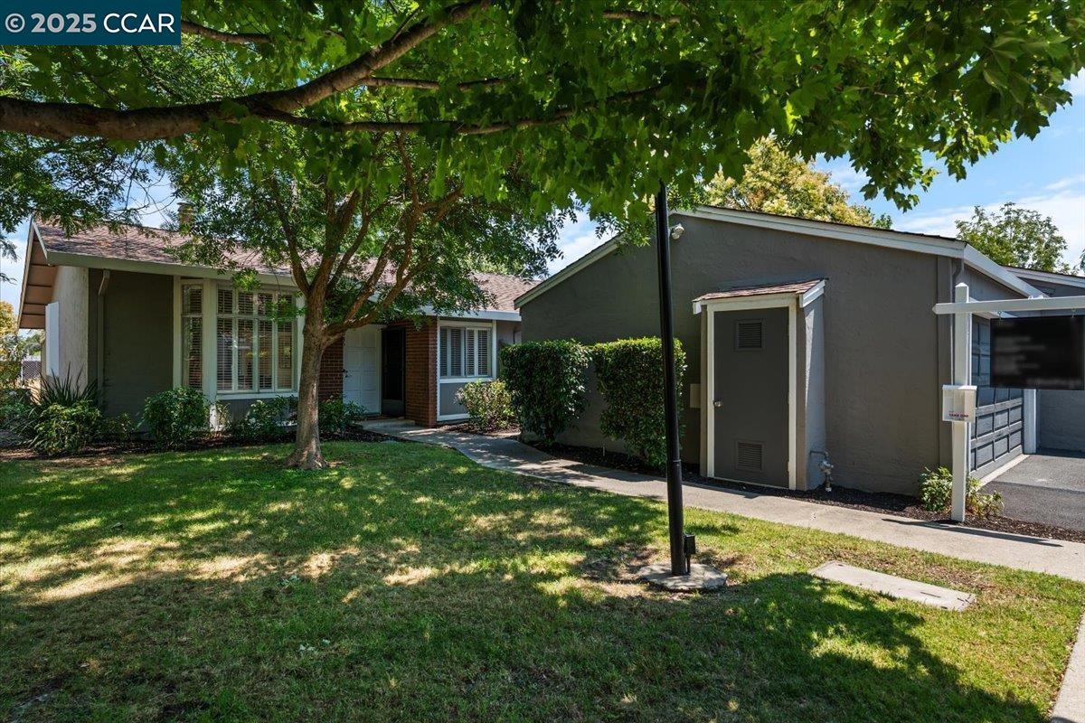 MLS: 41103899 Condo For Sale