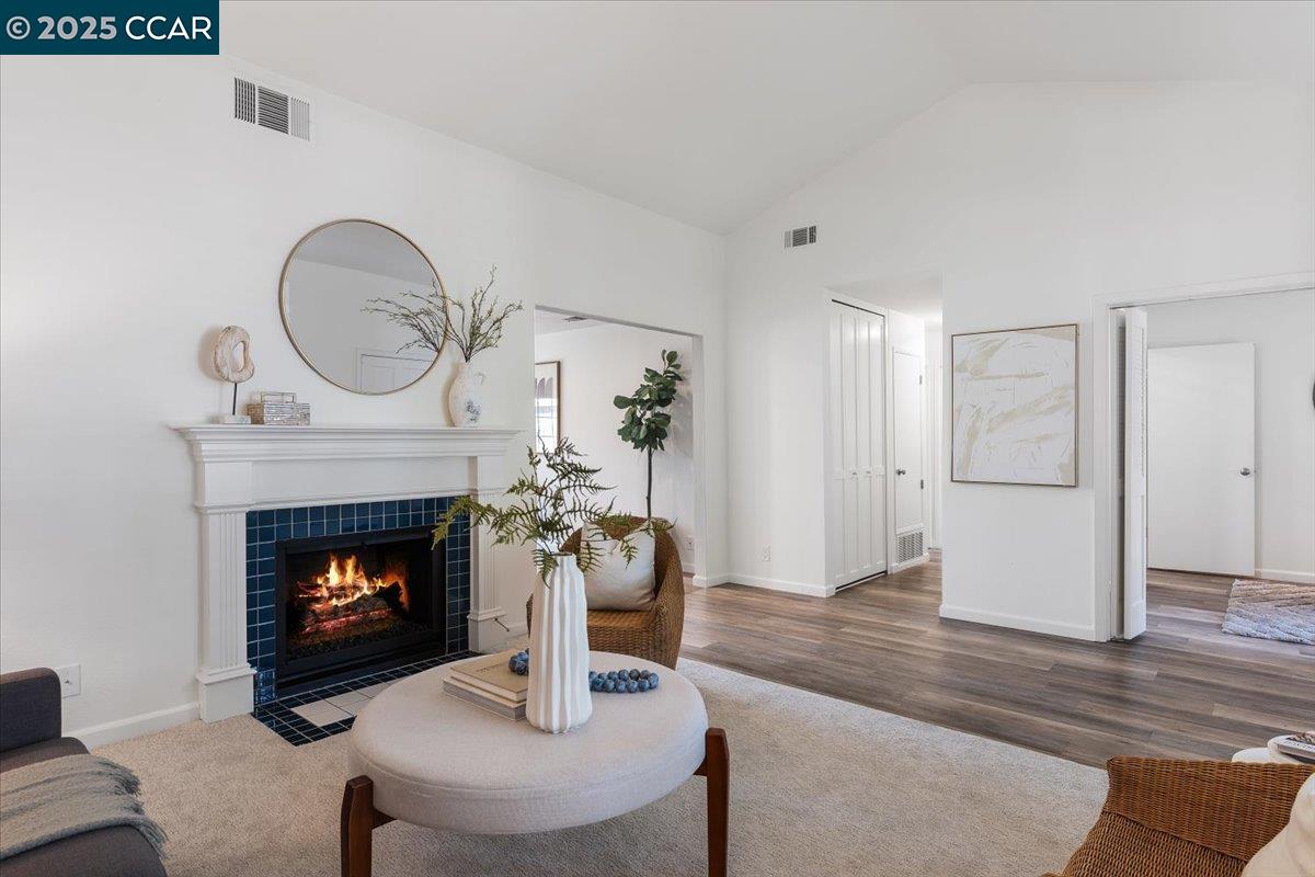 Photo #6: 41103899 Listing 
