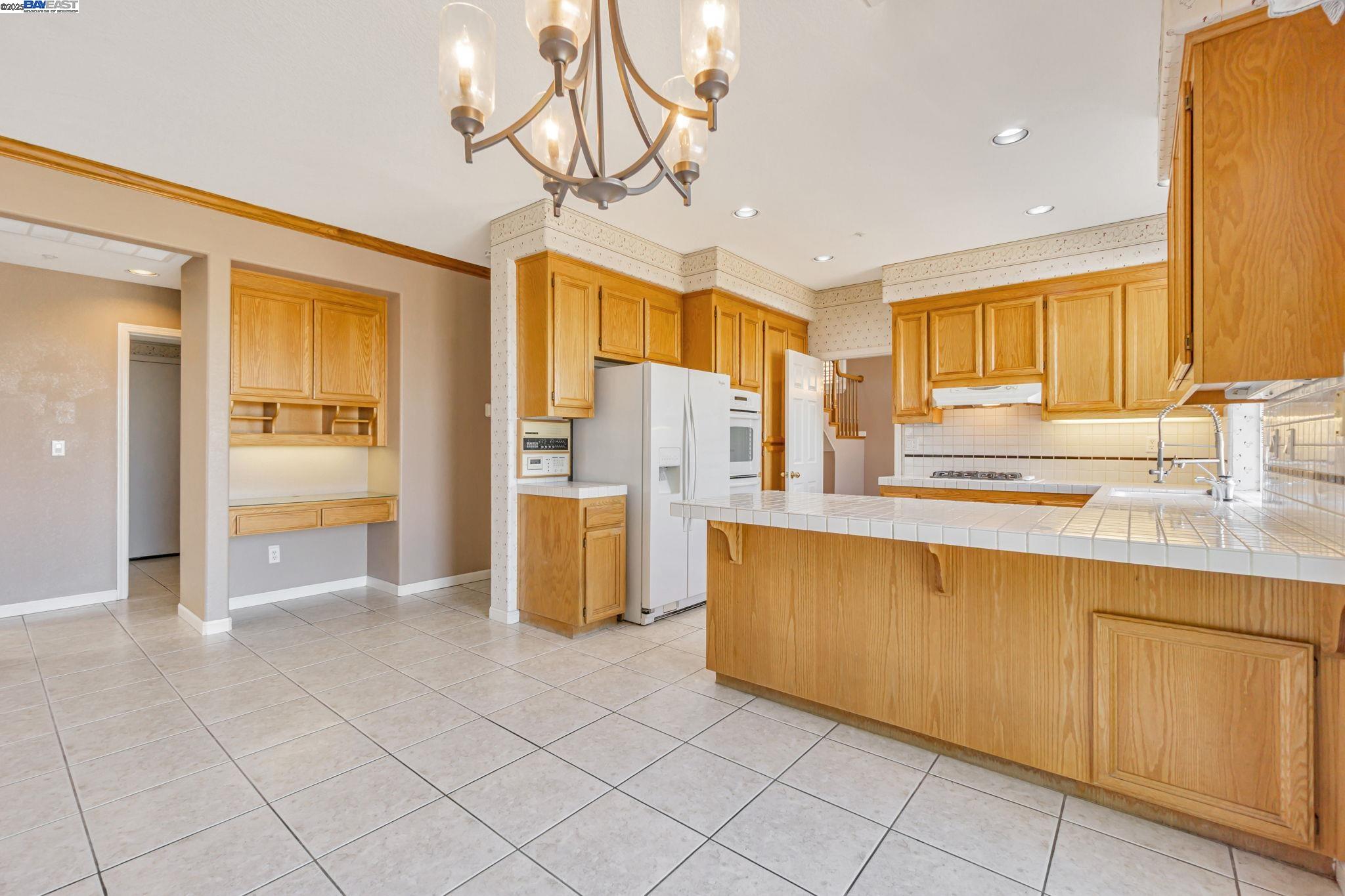 Detail Gallery Image 7 of 55 For 4688 Matterhorn Way, Antioch,  CA 94531 - 4 Beds | 3 Baths