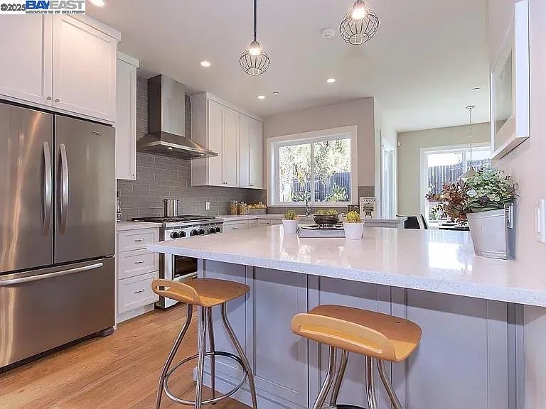 Detail Gallery Image 13 of 21 For 764 Hillcrest Drive, Redwood City,  CA 94062 - 4 Beds | 3 Baths
