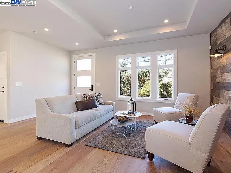 Detail Gallery Image 15 of 21 For 764 Hillcrest Drive, Redwood City,  CA 94062 - 4 Beds | 3 Baths