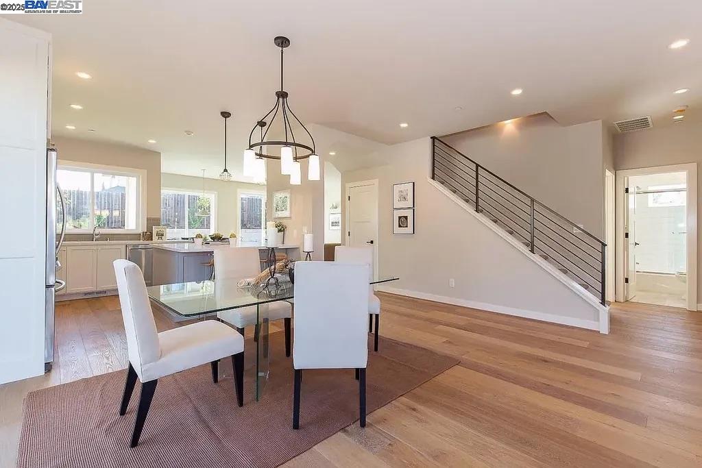Detail Gallery Image 17 of 21 For 764 Hillcrest Drive, Redwood City,  CA 94062 - 4 Beds | 3 Baths