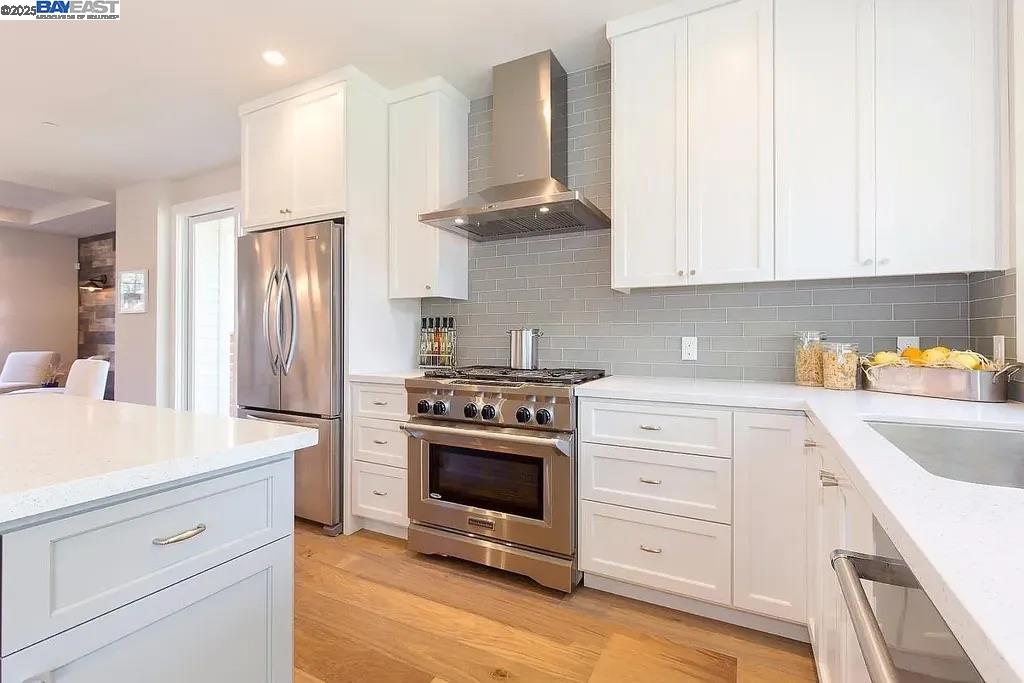 Detail Gallery Image 5 of 21 For 764 Hillcrest Drive, Redwood City,  CA 94062 - 4 Beds | 3 Baths