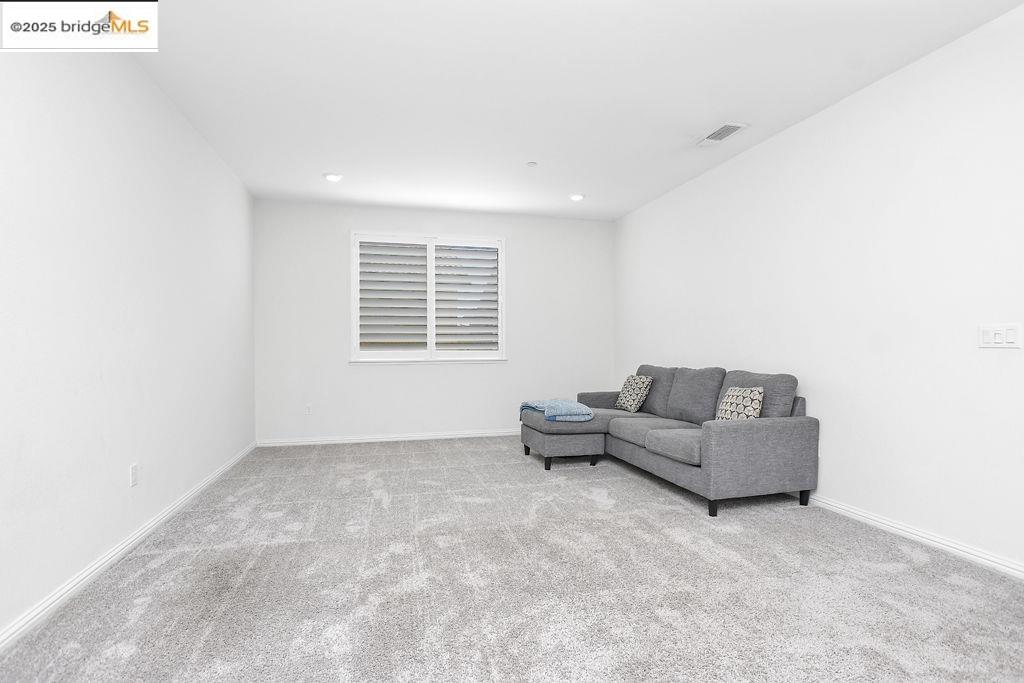 Detail Gallery Image 12 of 36 For 278 Sespe Creek Way, Brentwood,  CA 94513 - 5 Beds | 4/1 Baths