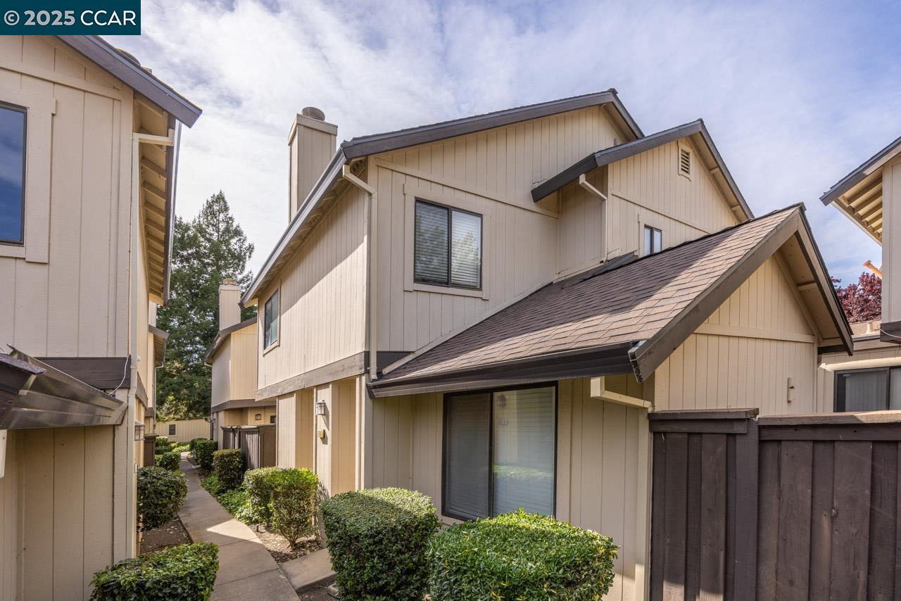 Front Image Thumbnail for CC41103904