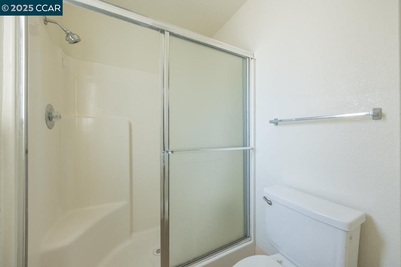 Detail Gallery Image 11 of 18 For 6746 Calvine Rd, Sacramento,  CA 95823 - 3 Beds | 2/1 Baths