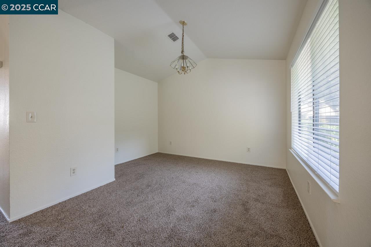 Detail Gallery Image 15 of 18 For 6746 Calvine Rd, Sacramento,  CA 95823 - 3 Beds | 2/1 Baths