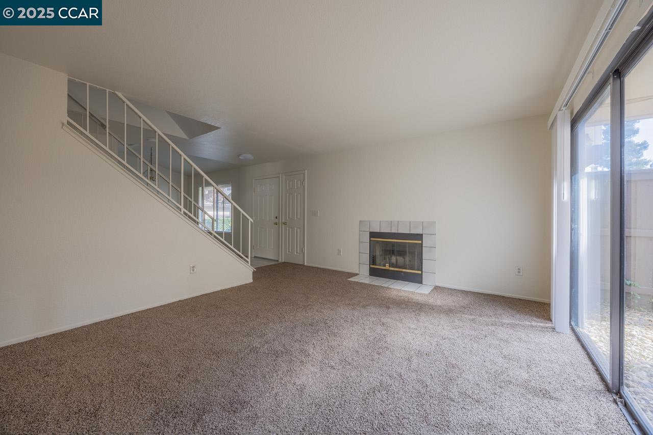 Detail Gallery Image 5 of 18 For 6746 Calvine Rd, Sacramento,  CA 95823 - 3 Beds | 2/1 Baths