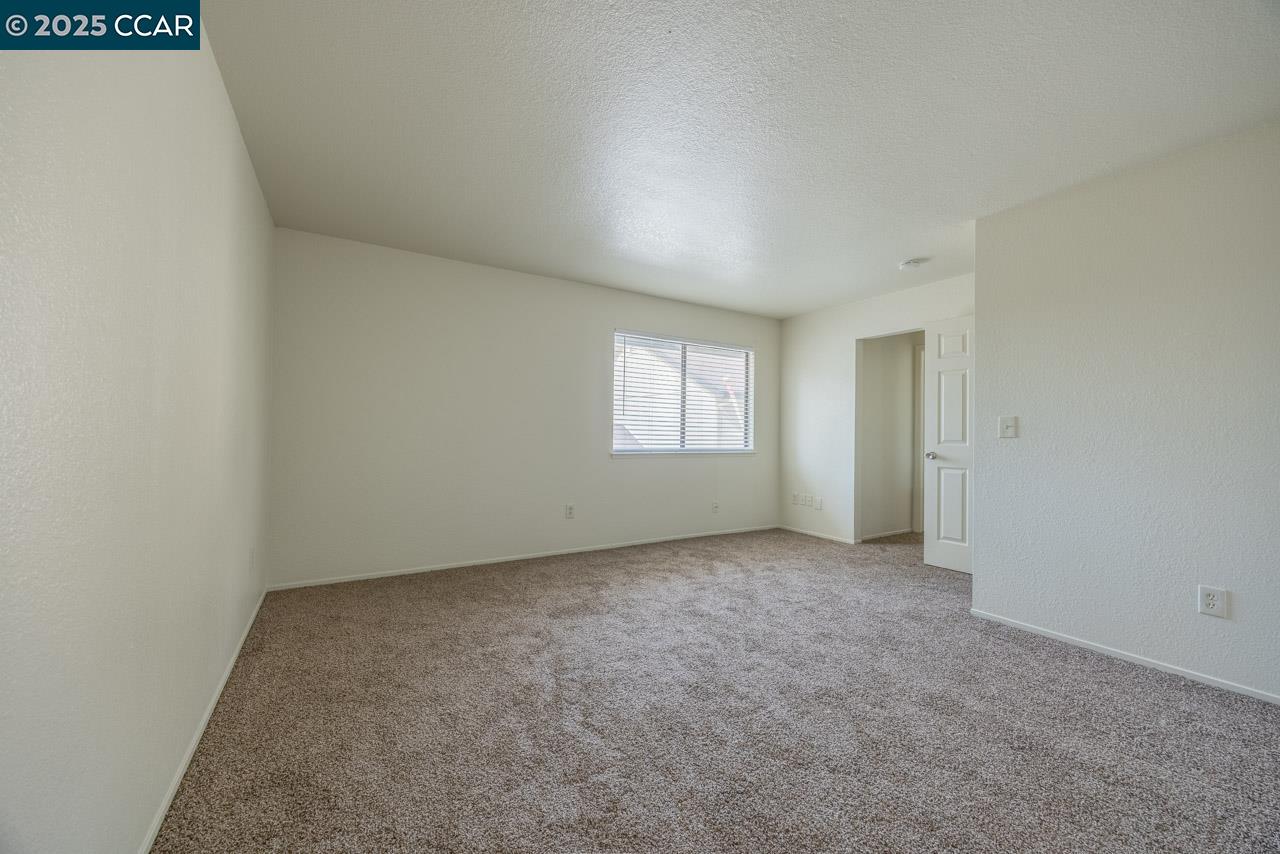 Detail Gallery Image 8 of 18 For 6746 Calvine Rd, Sacramento,  CA 95823 - 3 Beds | 2/1 Baths
