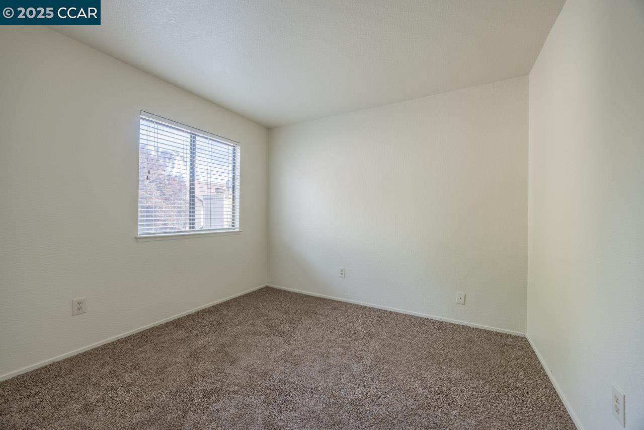 Detail Gallery Image 10 of 18 For 6746 Calvine Rd, Sacramento,  CA 95823 - 3 Beds | 2/1 Baths