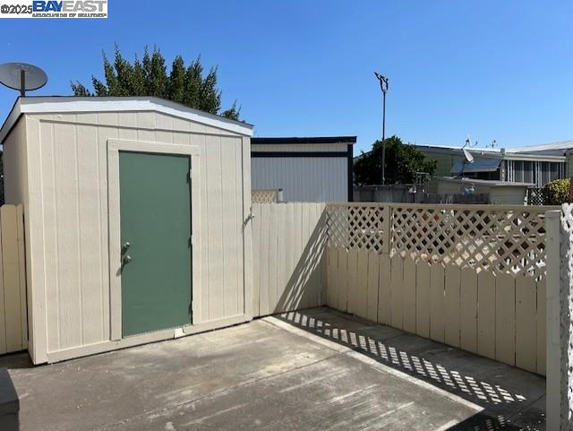 Detail Gallery Image 40 of 54 For 1447 Buckingham Way, Hayward,  CA 94544 - 3 Beds | 2 Baths