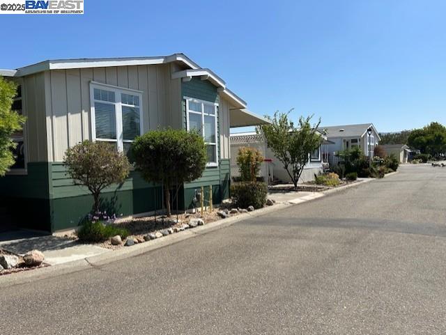 Detail Gallery Image 50 of 54 For 1447 Buckingham Way, Hayward,  CA 94544 - 3 Beds | 2 Baths