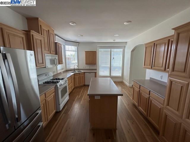 Detail Gallery Image 7 of 54 For 1447 Buckingham Way, Hayward,  CA 94544 - 3 Beds | 2 Baths