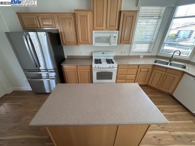 Detail Gallery Image 9 of 54 For 1447 Buckingham Way, Hayward,  CA 94544 - 3 Beds | 2 Baths