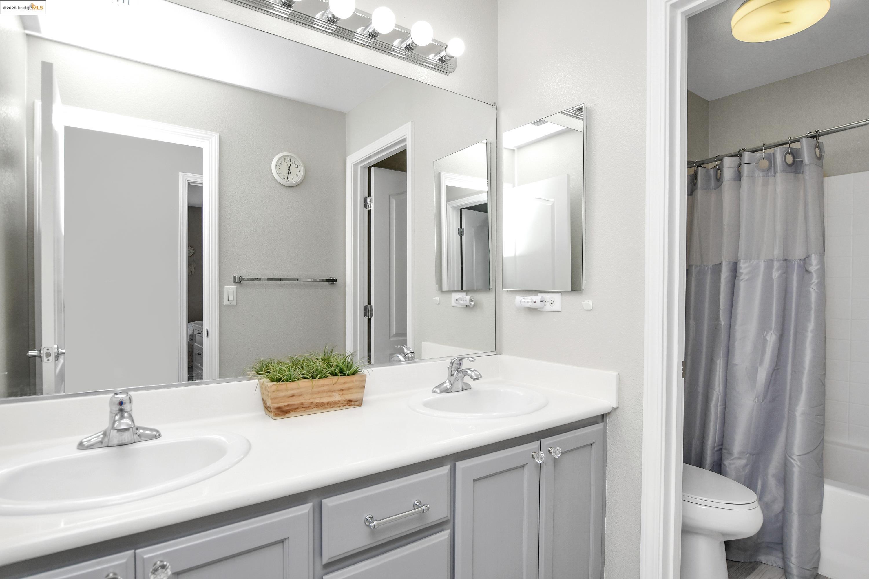 Detail Gallery Image 12 of 17 For 1290 Rachel Way, Vallejo,  CA 94591 - 4 Beds | 2/1 Baths