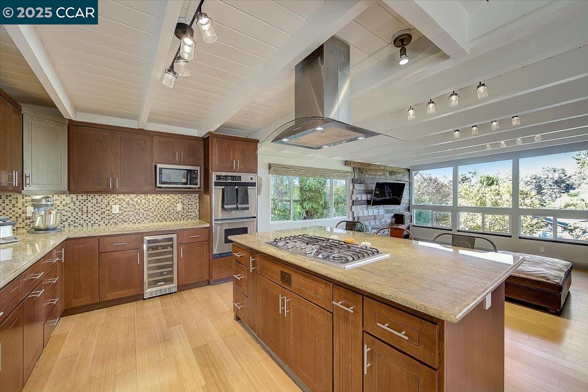 Detail Gallery Image 2 of 31 For 3357 S Lucille Ln, Lafayette,  CA 94549 - 4 Beds | 2 Baths