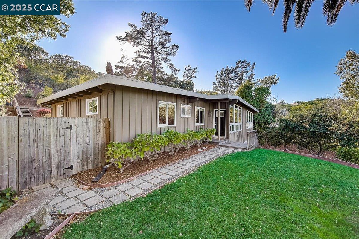 Detail Gallery Image 21 of 31 For 3357 S Lucille Ln, Lafayette,  CA 94549 - 4 Beds | 2 Baths
