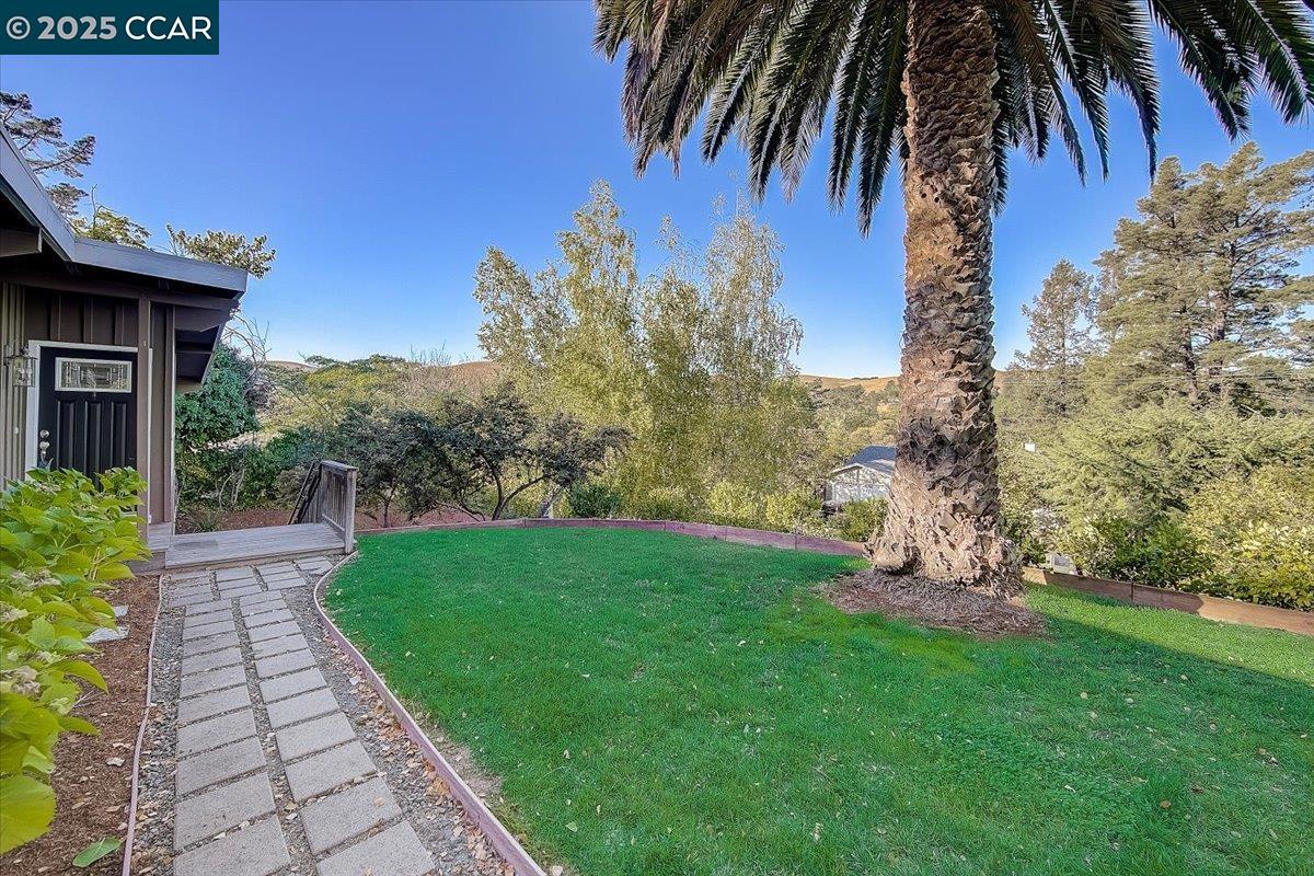 Detail Gallery Image 22 of 31 For 3357 S Lucille Ln, Lafayette,  CA 94549 - 4 Beds | 2 Baths