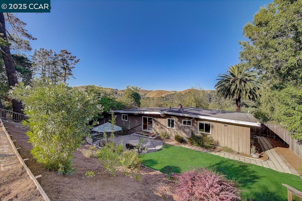 Detail Gallery Image 26 of 31 For 3357 S Lucille Ln, Lafayette,  CA 94549 - 4 Beds | 2 Baths