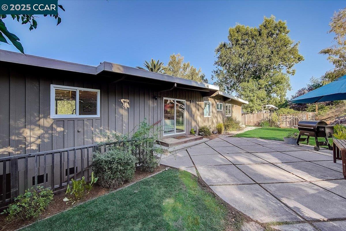 Detail Gallery Image 27 of 31 For 3357 S Lucille Ln, Lafayette,  CA 94549 - 4 Beds | 2 Baths