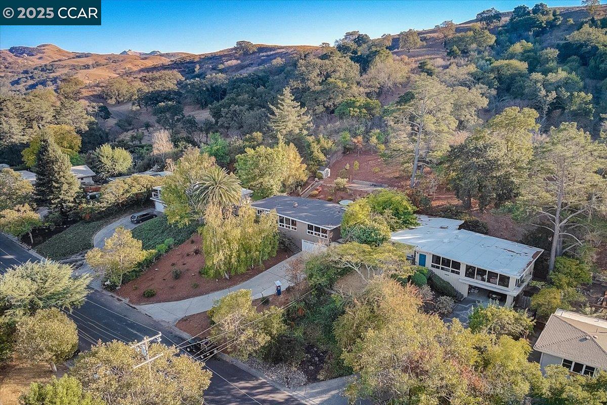 Detail Gallery Image 29 of 31 For 3357 S Lucille Ln, Lafayette,  CA 94549 - 4 Beds | 2 Baths