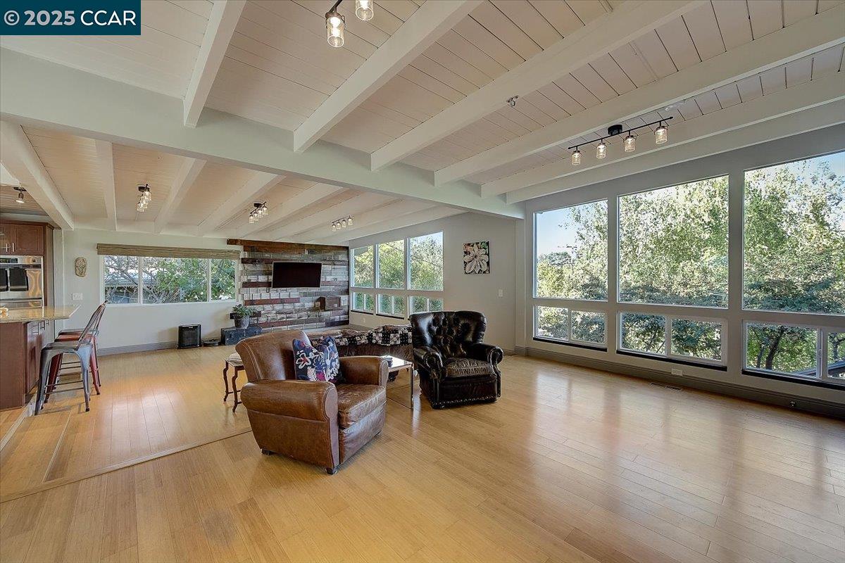 Detail Gallery Image 7 of 31 For 3357 S Lucille Ln, Lafayette,  CA 94549 - 4 Beds | 2 Baths