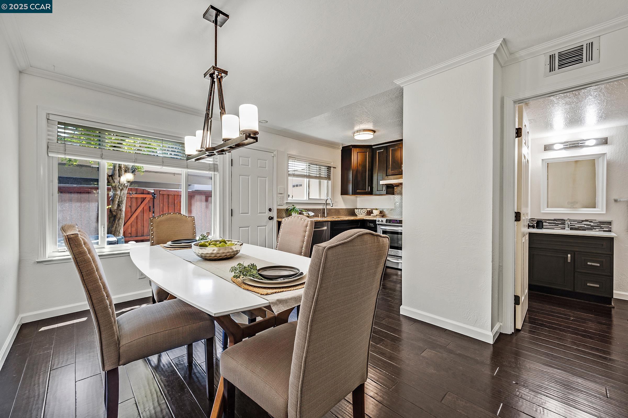 Photo #9: 41103913 Listing: Photo #9
