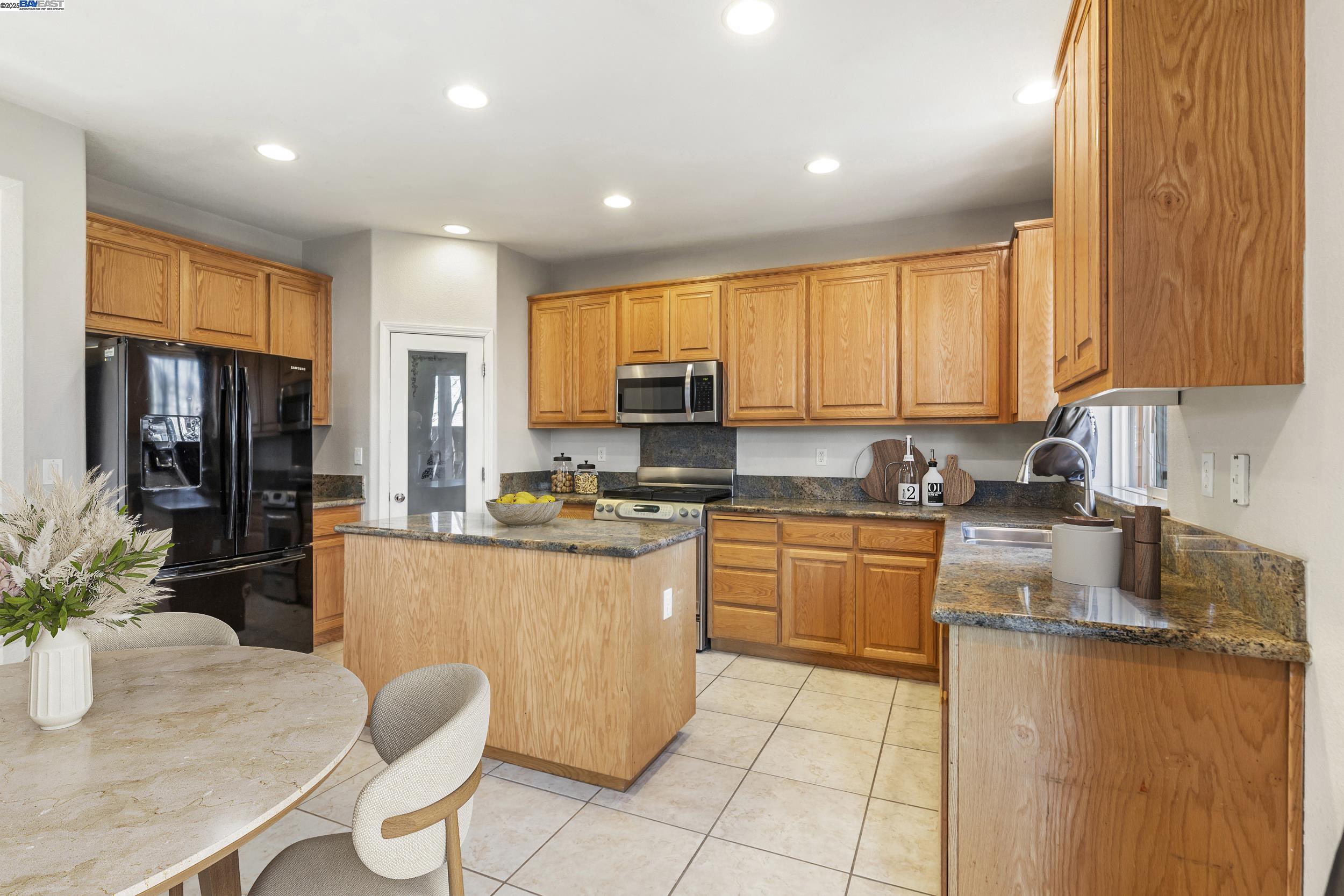 Detail Gallery Image 7 of 23 For 20871 Grapevine Dr, Patterson,  CA 95363 - 3 Beds | 2/1 Baths