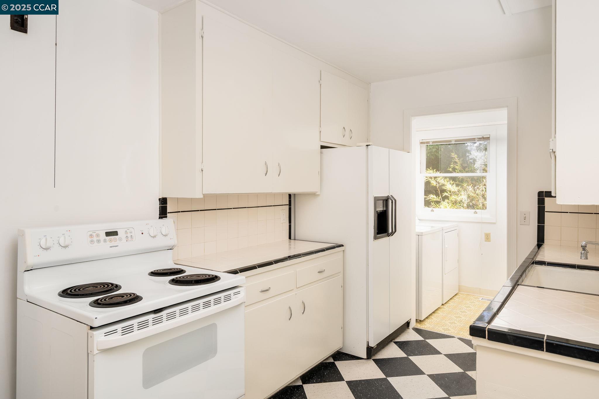Detail Gallery Image 11 of 26 For 222 Marin St, San Rafael,  CA 94901 - – Beds | – Baths