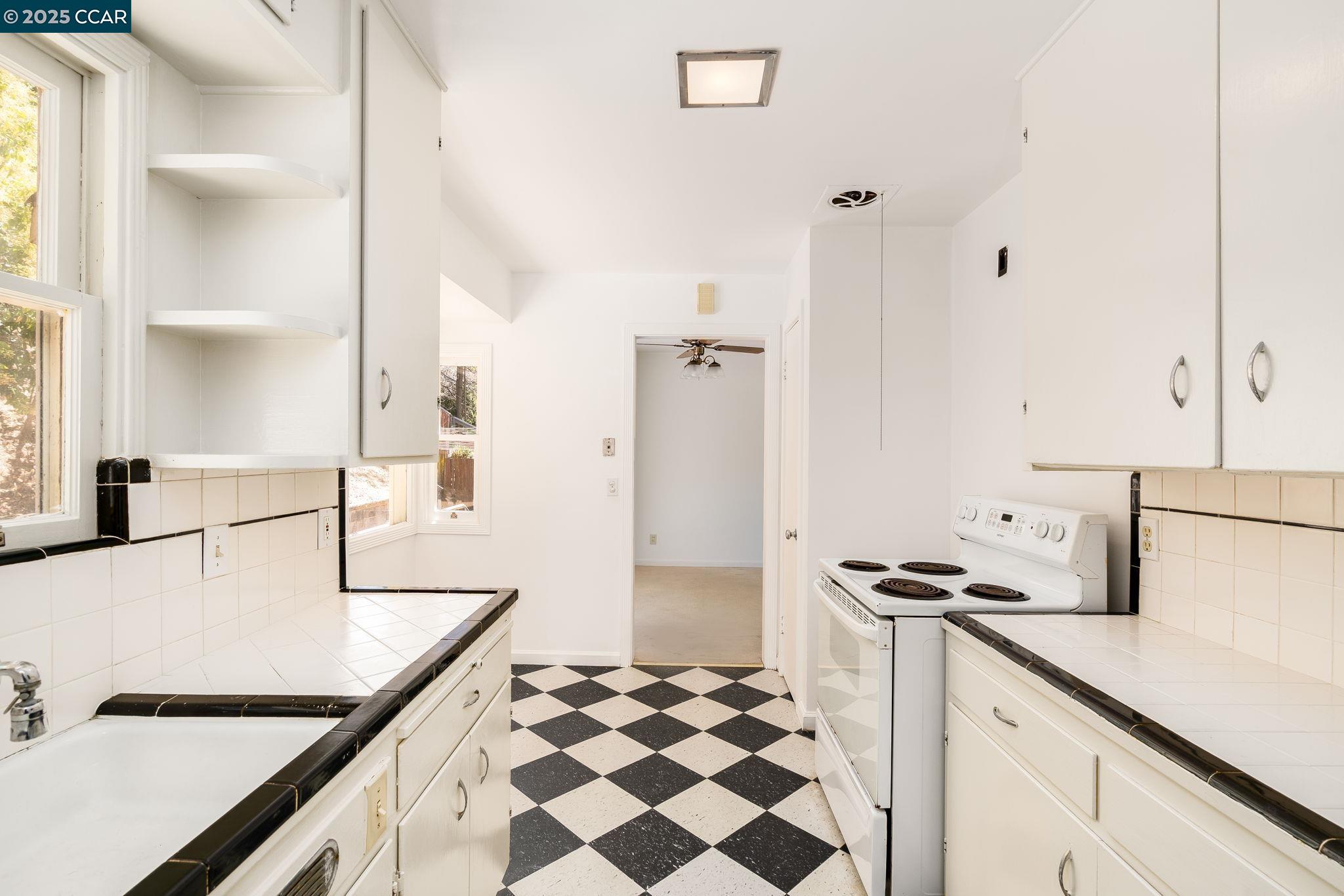 Detail Gallery Image 12 of 26 For 222 Marin St, San Rafael,  CA 94901 - – Beds | – Baths
