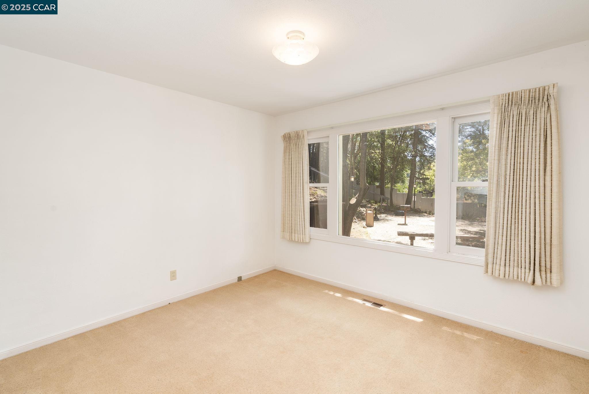 Detail Gallery Image 16 of 26 For 222 Marin St, San Rafael,  CA 94901 - – Beds | – Baths