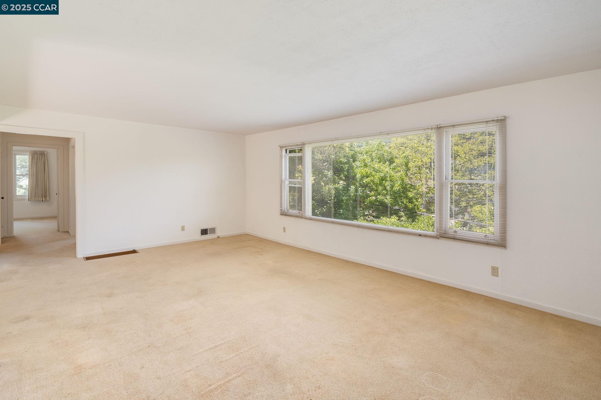 Detail Gallery Image 4 of 26 For 222 Marin St, San Rafael,  CA 94901 - – Beds | – Baths